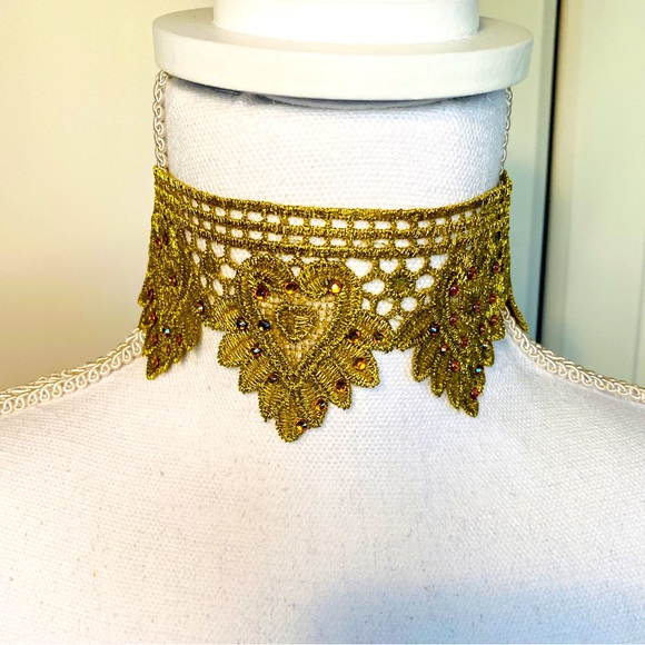 Handmade Lace Choker - Picture 1 of 6